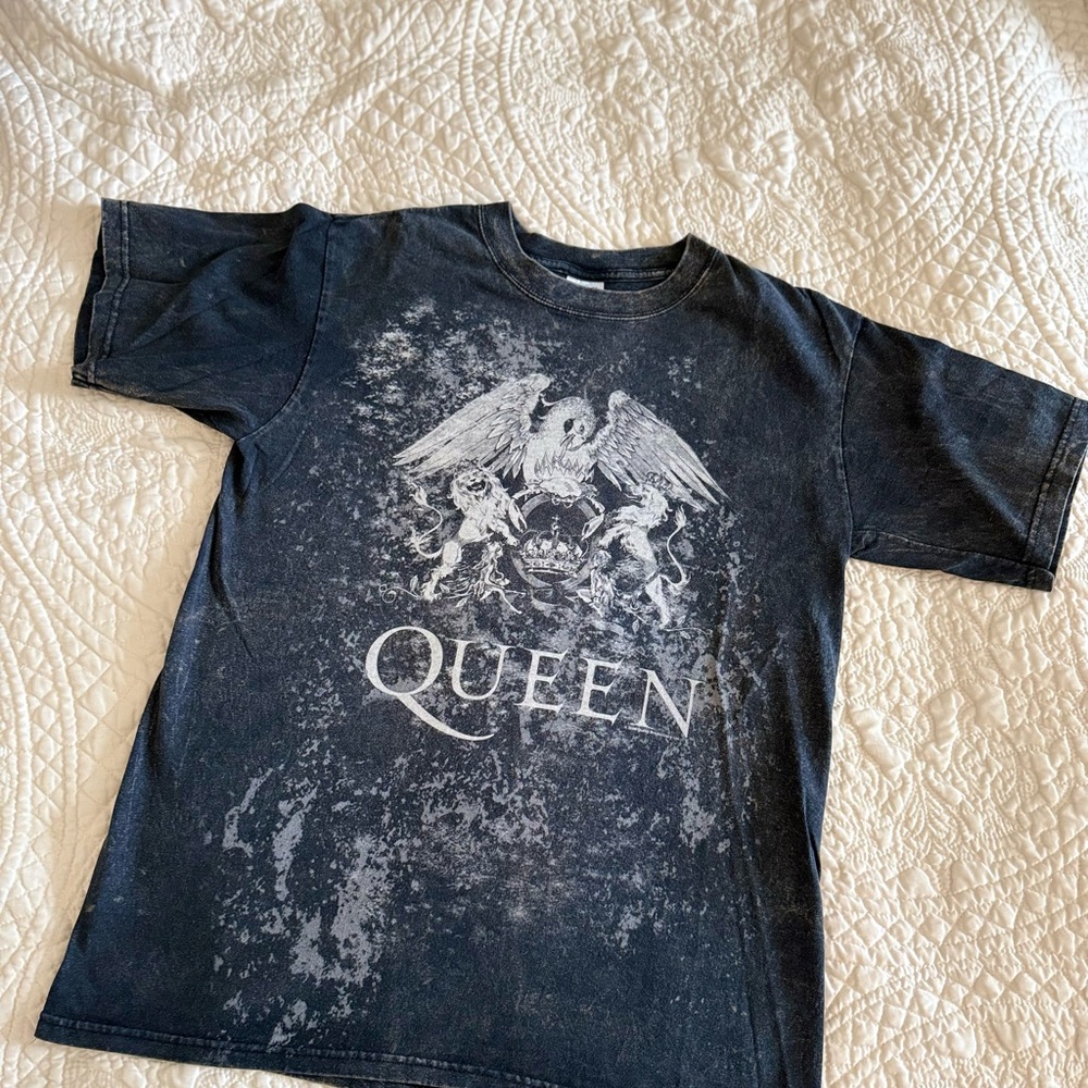 Vintage Queen Band Tee Shirt  - Very Old + great condition